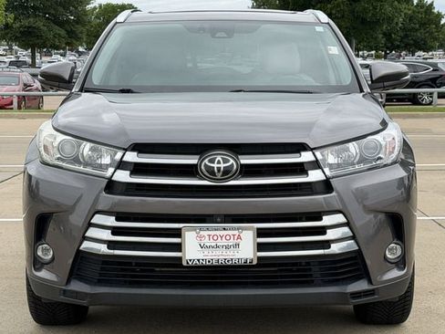 Used 2019 Toyota Highlander Limited Platinum FWD image 8
