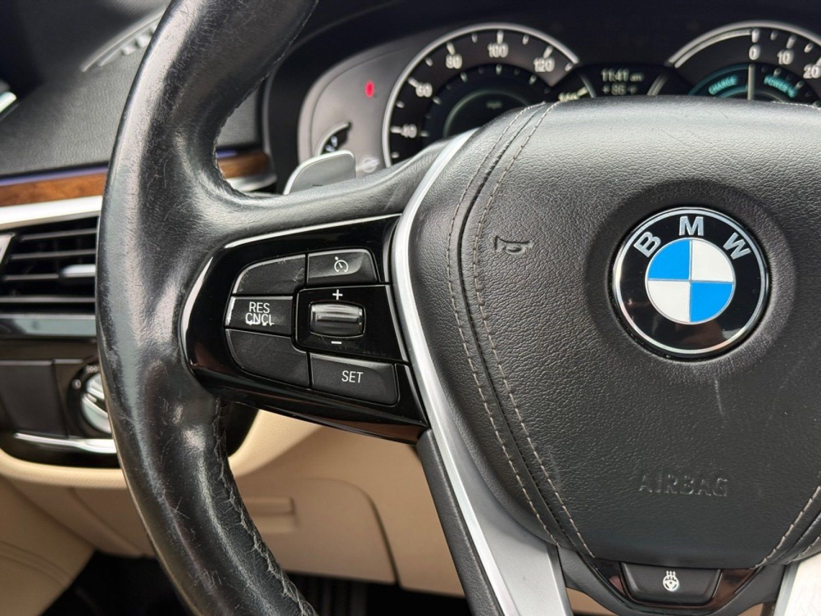 Used 2019 BMW 530e xDrive w/ Convenience Package AWD/4WD image 21