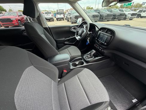 Used 2020 Kia Soul GT-Line FWD image 12