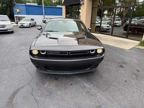 Used 2020 Dodge Challenger SXT RWD image 3