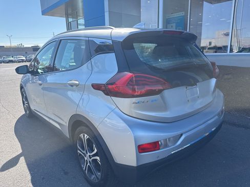 Used 2017 Chevrolet Bolt Premier w/ Driver Confidence II Package FWD image 8