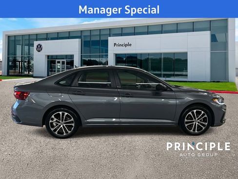 New 2025 Volkswagen Jetta Sport image 4