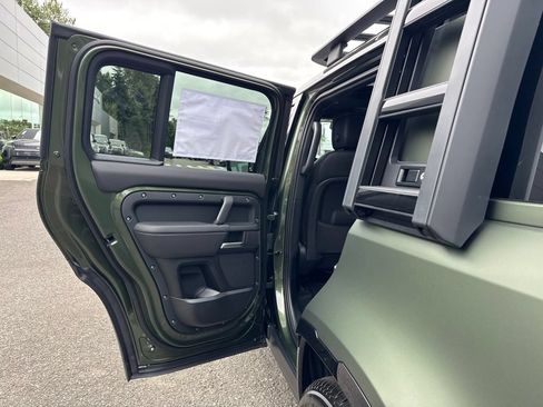 New 2026 Land Rover Defender 110 X-Dynamic SE AWD/4WD image 15