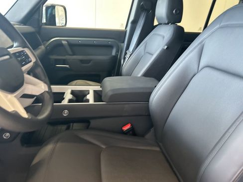Used 2025 Land Rover Defender 110 S image 6