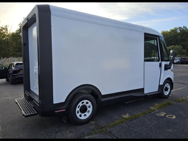 Used 2025 Chevrolet Brightdrop 400 w/ Battery Pack, Max Range AWD/4WD image 2