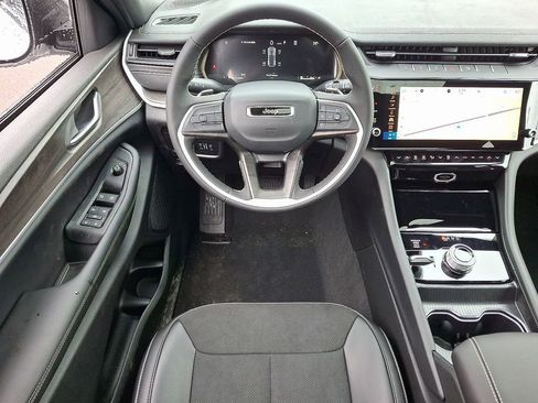 New 2026 Jeep Grand Cherokee 4WD image 8