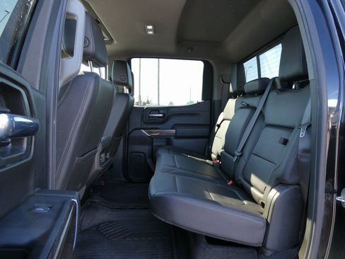 Used 2022 Chevrolet Silverado 1500 LT Trail Boss w/ Convenience Package II AWD/4WD image 18