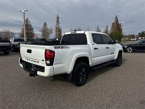 Used 2022 Toyota Tacoma SR5 w/ Technology Package image 4