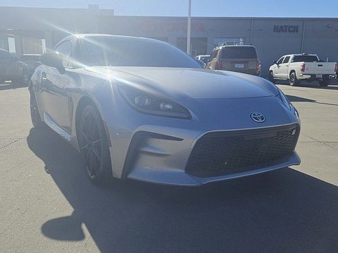 Used 2023 Toyota GR86 Premium RWD image 4