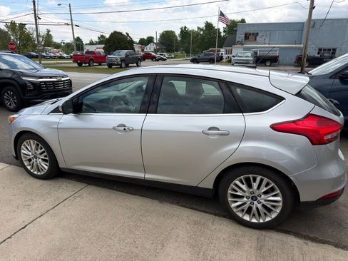 Used 2017 Ford Focus Titanium FWD image 11