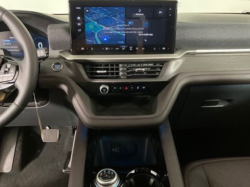 New 2026 Ford Explorer Platinum image 29