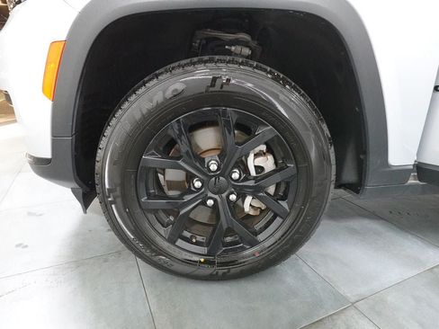 Used 2024 Jeep Grand Cherokee L Laredo AWD/4WD image 35