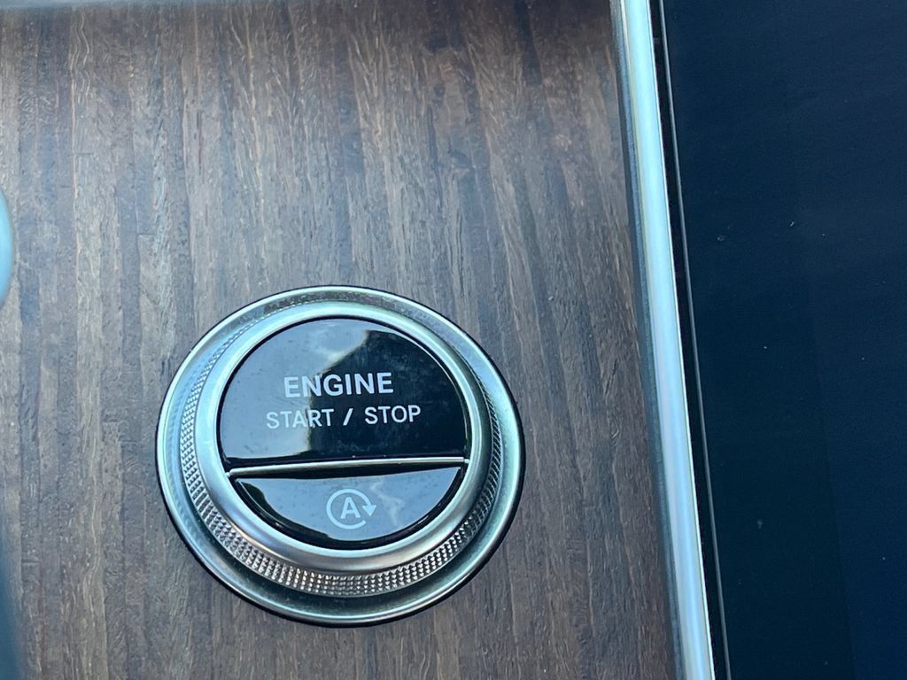 Certified 2023 Mercedes-Benz C 300 4MATIC Sedan image 25