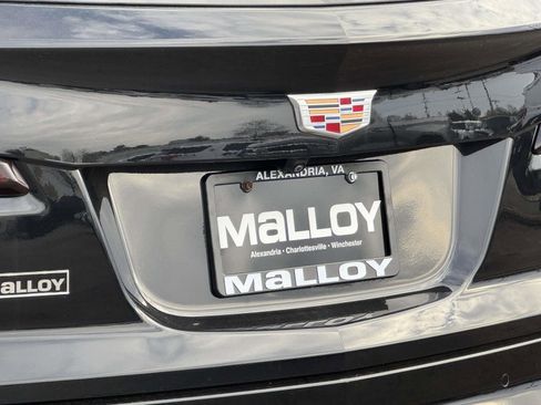 Used 2024 Cadillac XT4 Premium Luxury image 7