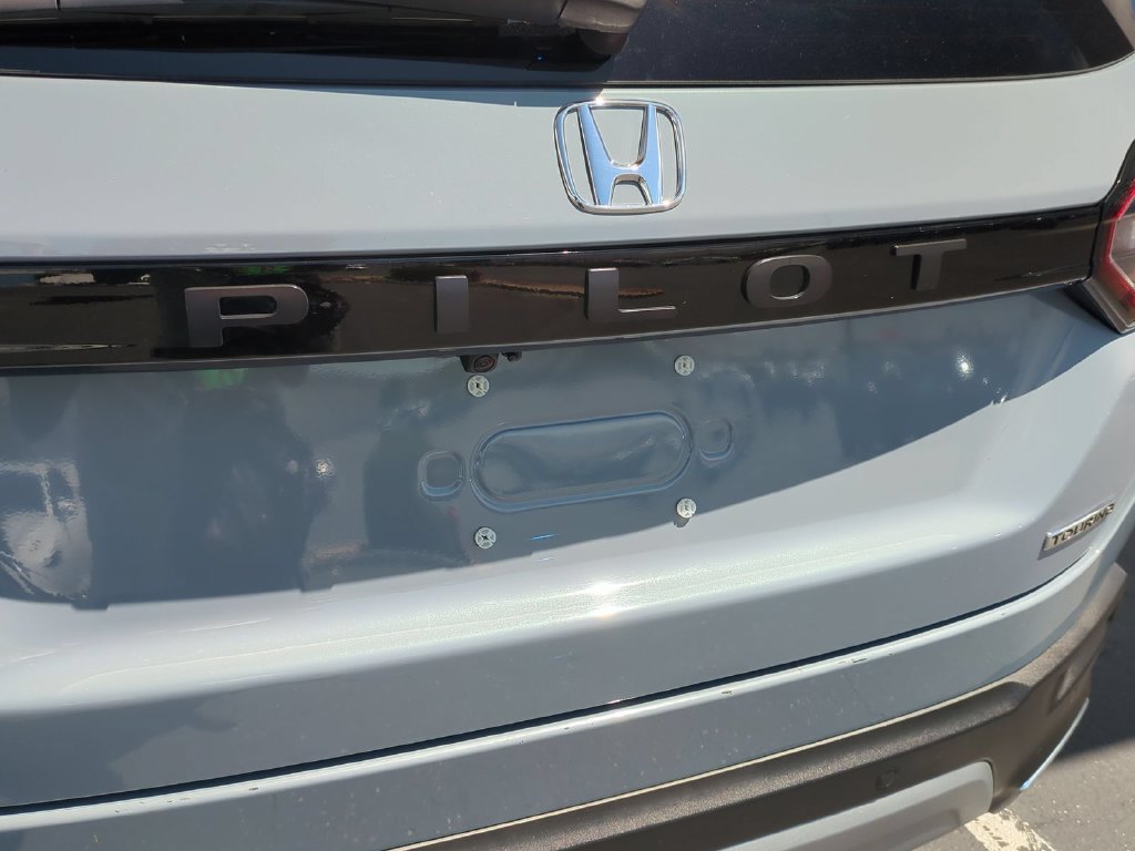 Used 2025 Honda Pilot Touring image 10