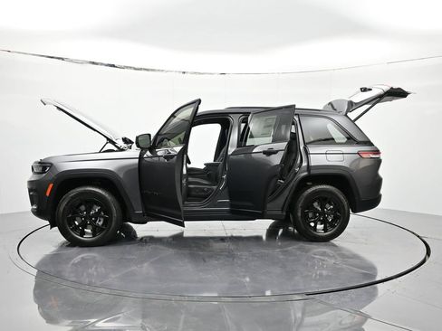 New 2025 Jeep Grand Cherokee Altitude AWD/4WD image 47