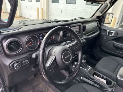 Used 2022 Jeep Wrangler Unlimited Sport AWD/4WD image 5