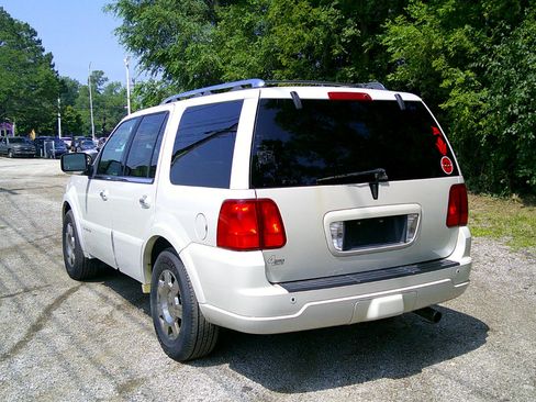 Used 2006 Lincoln Navigator Ultimate image 4