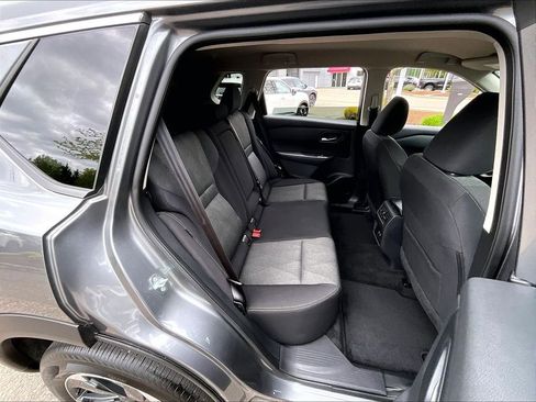 Used 2025 Nissan Rogue SV AWD/4WD image 16