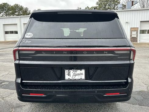 New 2026 Lincoln Navigator Reserve image 6