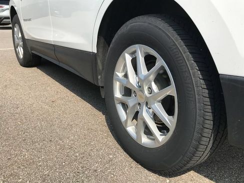 Used 2022 Chevrolet Equinox LS w/ Driver Confidence II Package AWD/4WD image 10