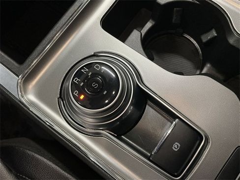 Used 2024 Ford Edge Titanium image 29