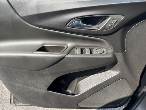 Used 2023 Chevrolet Equinox LT FWD image 14