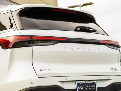 Certified 2026 INFINITI QX60 Luxe w/ Cargo Package FWD image 13