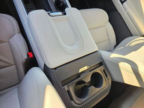 Certified 2025 Ford Expedition Max Platinum image 28