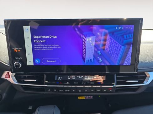 Used 2025 Toyota Sienna Platinum image 13