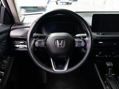 Used 2023 Honda Accord Touring image 11