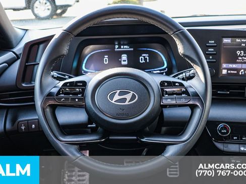 Used 2025 Hyundai Elantra Sport FWD image 31