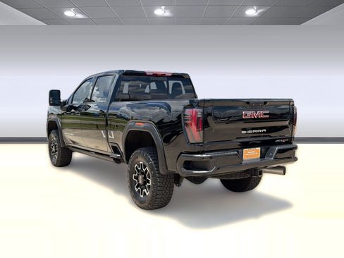 Used 2025 GMC Sierra 2500 AT4X AWD/4WD image 3
