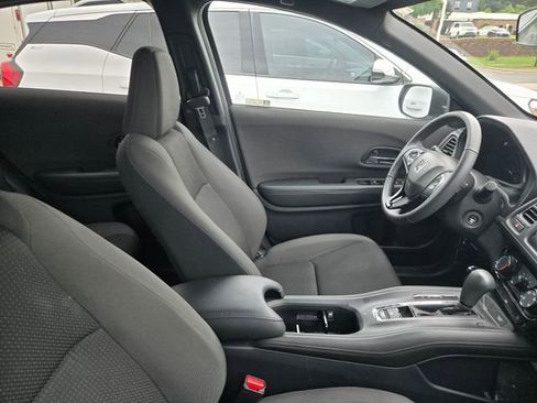 Used 2021 Honda HR-V Sport image 4