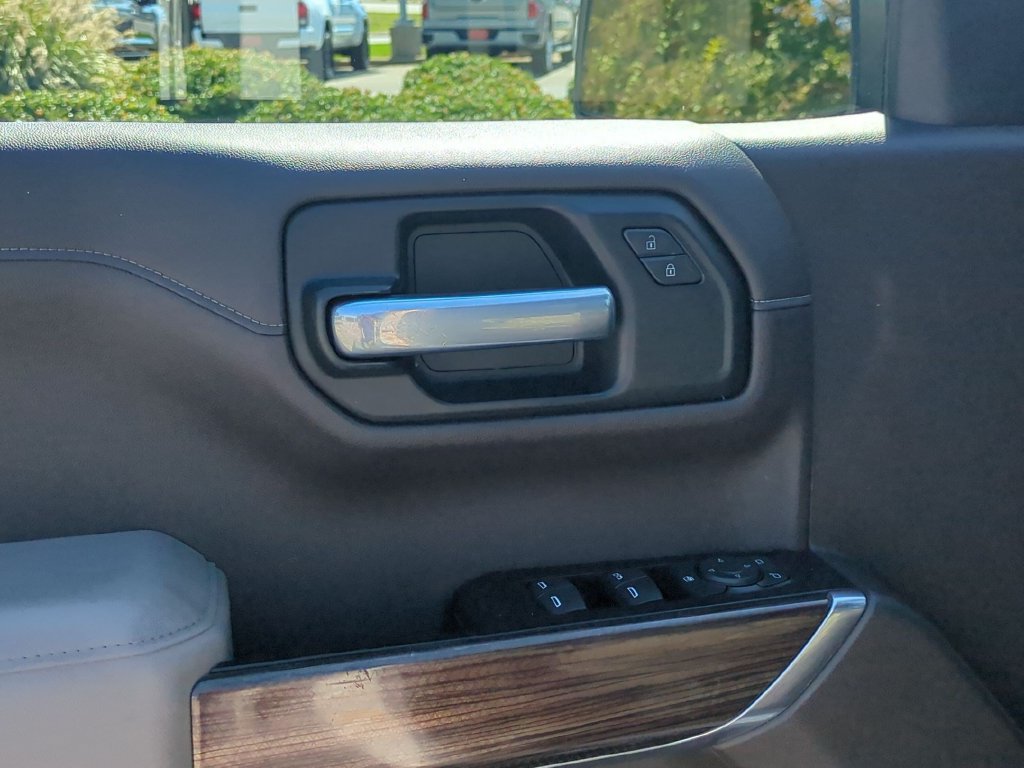 Used 2020 Chevrolet Silverado 1500 RST AWD/4WD image 13