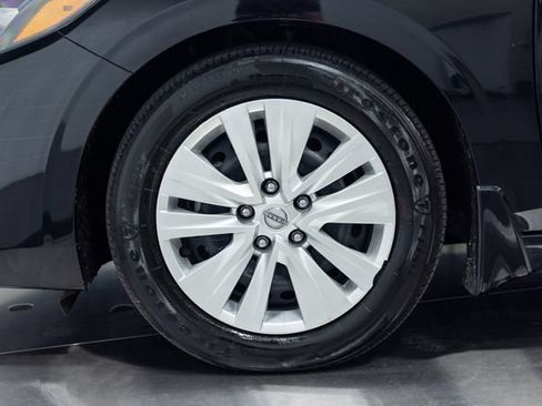 Used 2025 Nissan Sentra S FWD image 27
