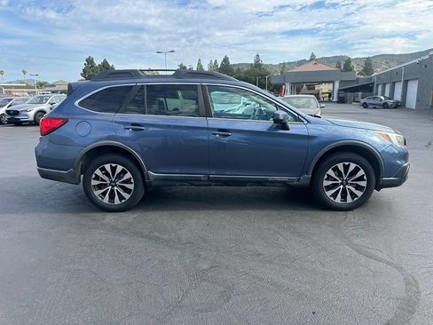 Used 2017 Subaru Outback 2.5i Limited AWD/4WD image 5