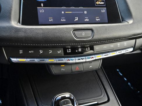 Used 2023 Cadillac XT4 Premium Luxury AWD/4WD image 18