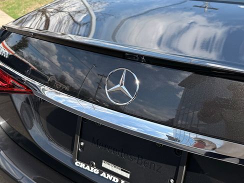 Used 2022 Mercedes-Benz S 580 4MATIC Sedan w/ AMG Line Package image 12