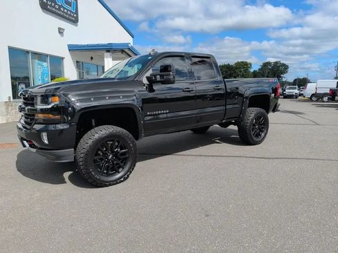 Used 2018 Chevrolet Silverado 1500 LT w/ All Star Edition AWD/4WD image 1