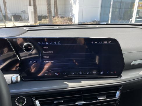 New 2026 Chevrolet Traverse LT w/ Midnight/Sport Edition image 47