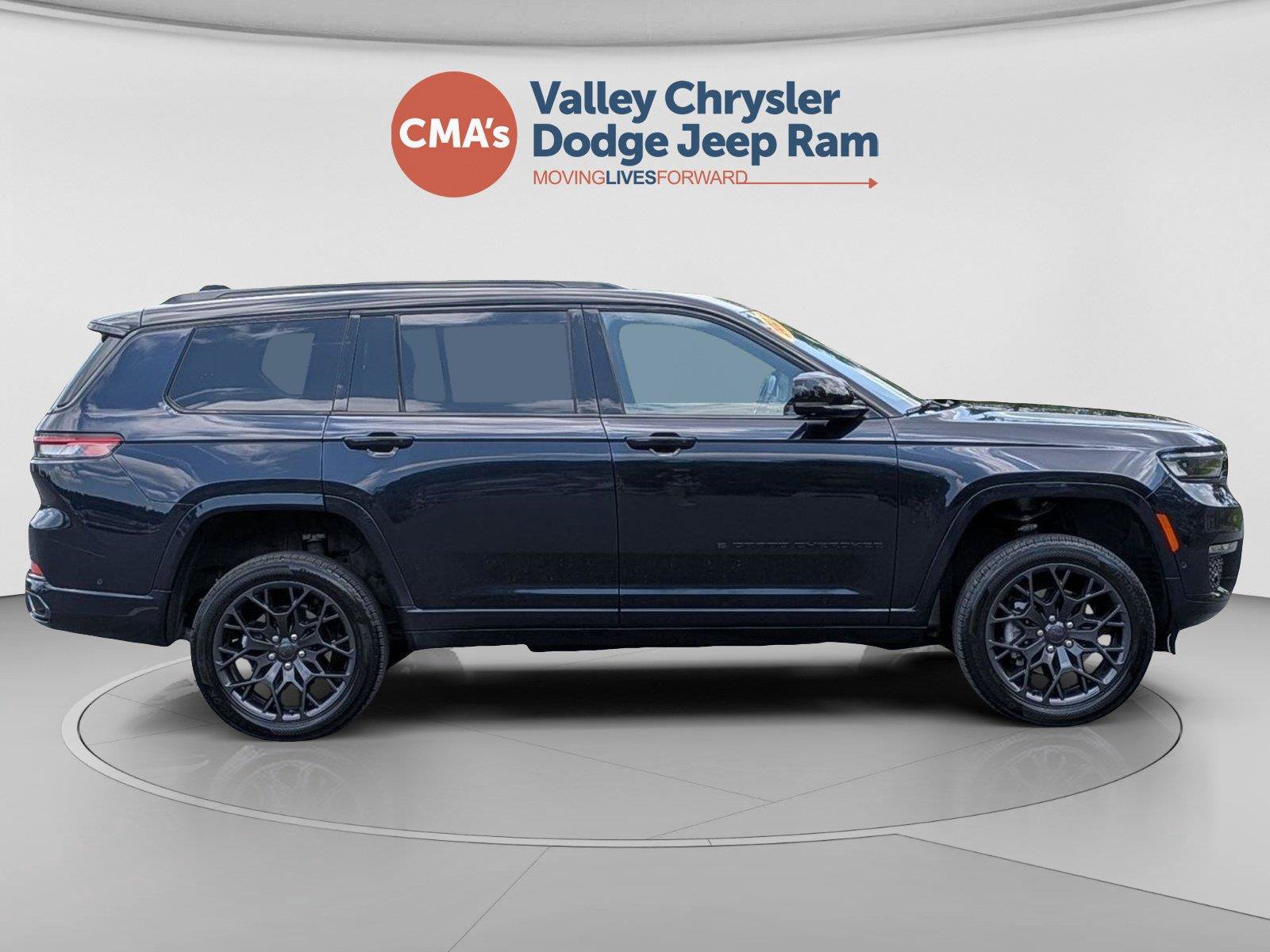 Used 2023 Jeep Grand Cherokee L Summit AWD/4WD image 6