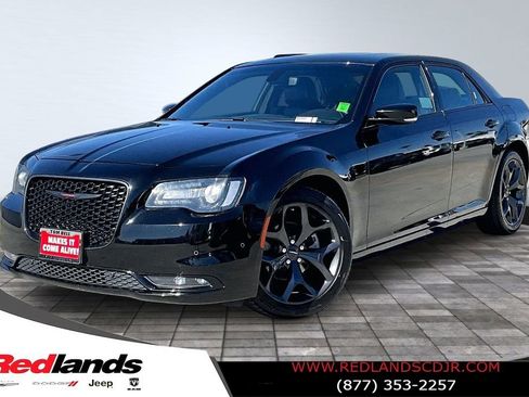 Certified 2023 Chrysler 300 S RWD image 1