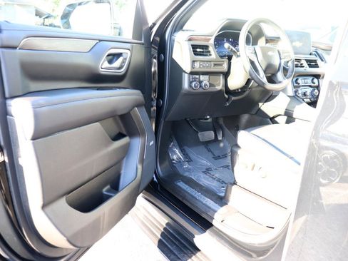 Used 2023 Chevrolet Suburban LT AWD/4WD image 10