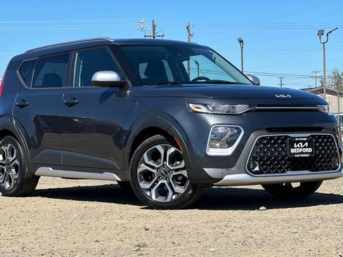 Used 2022 Kia Soul X-Line FWD image 2