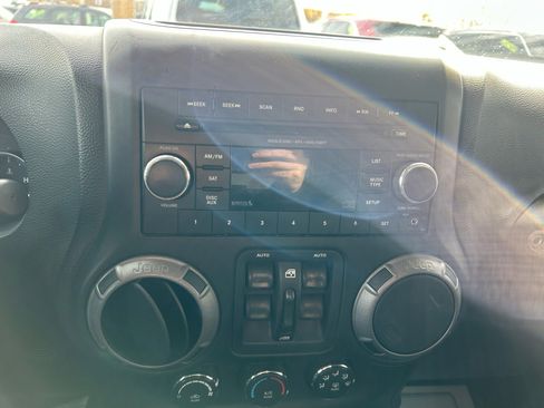 Used 2013 Jeep Wrangler Unlimited Sport image 22