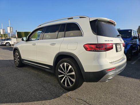 Used 2022 Mercedes-Benz GLB 250 image 3