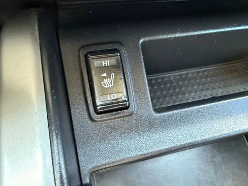 Used 2018 Nissan Titan SV w/ SV Convenience Package image 21