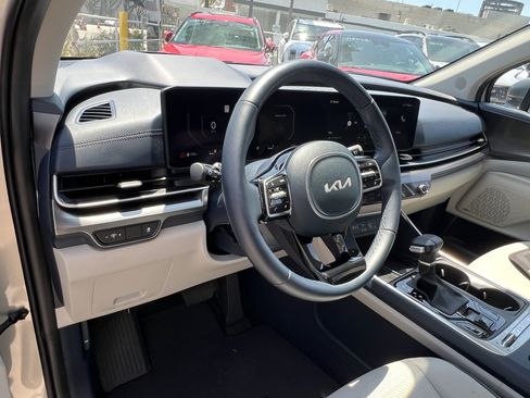 Certified 2026 Kia Carnival SX Prestige FWD image 23