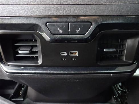 Used 2024 GMC Sierra 1500 AT4 w/ Technology Package image 9